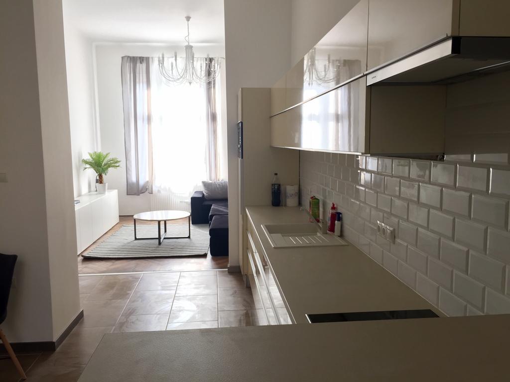 White Dream Home Budapest Rum bild